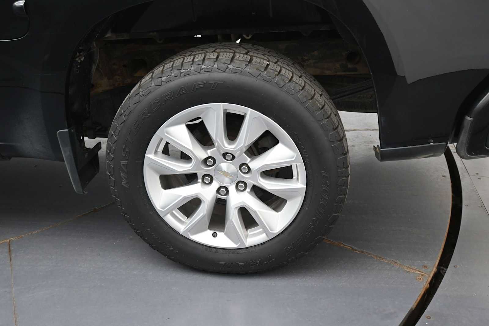 Used 2023 Chevrolet Silverado 1500 Custom AWD/4WD image 5