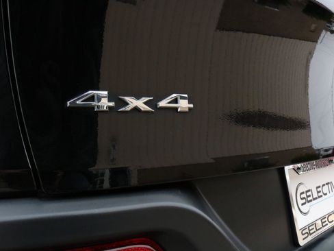 Used 2017 Jeep Cherokee Limited AWD/4WD image 18