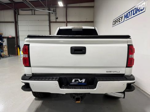 Used 2017 GMC Sierra 2500 Denali w/ Duramax Plus Package AWD/4WD image 5