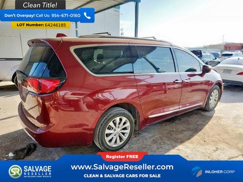 Used 2019 Chrysler Pacifica Touring-L image 4
