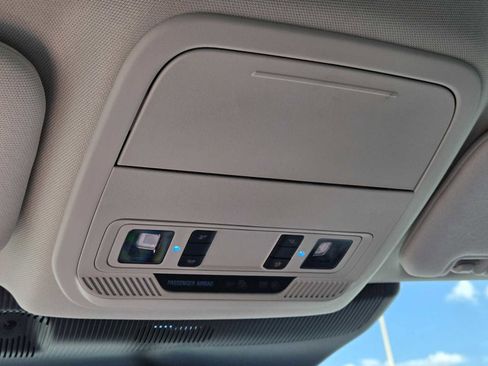 Used 2025 Ford Explorer Active w/ Active Comfort Package RWD image 37
