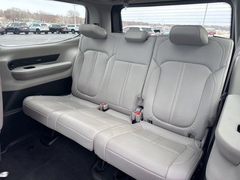 Used 2023 Jeep Wagoneer Series III w/ Premium Group I image 14