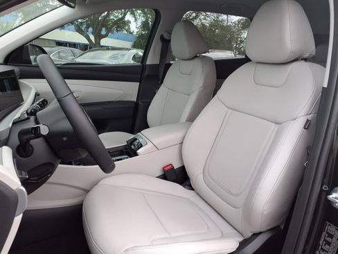 Certified 2025 Hyundai Tucson SEL image 11