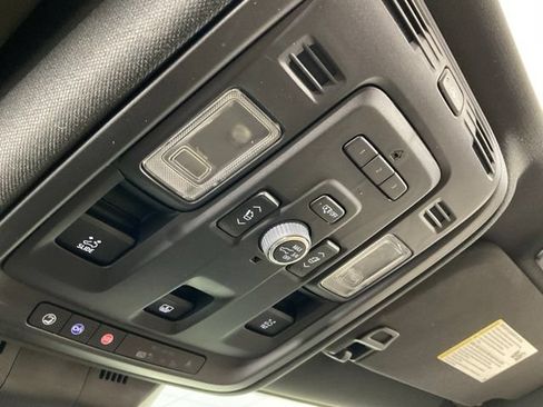 Certified 2024 Cadillac Escalade ESV Premium Luxury w/ Performance Package AWD/4WD image 23