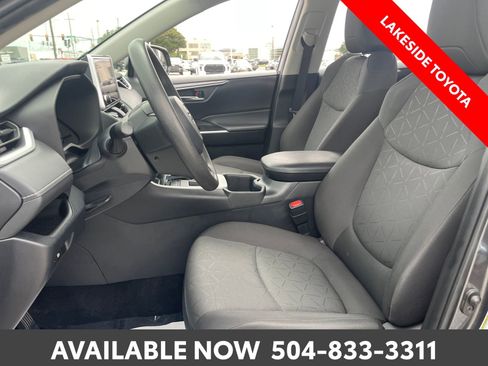 Used 2024 Toyota RAV4 XLE FWD image 27