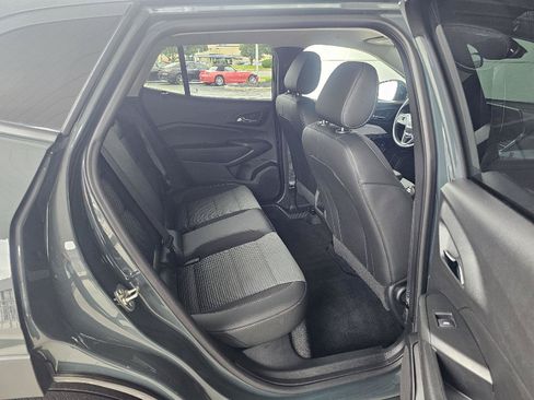 Used 2025 Chevrolet Trax LT w/ LT Convenience Package FWD image 14