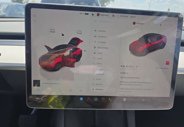 Used 2025 Tesla Model Y Long Range RWD image 4