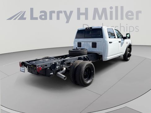 New 2026 RAM 3500 Tradesman AWD/4WD image 5
