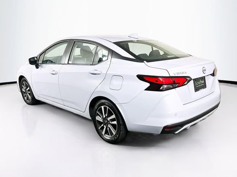 Used 2024 Nissan Versa SV FWD image 5