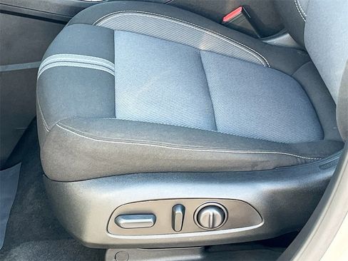 Used 2024 Chevrolet Blazer LT image 18