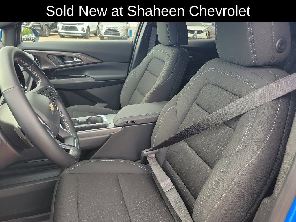 Used 2025 Chevrolet Equinox EV LT w/ Comfort Package FWD image 6
