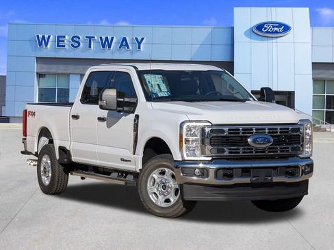 New 2026 Ford F250 XLT w/ FX4 Off-Road Package AWD/4WD image 2