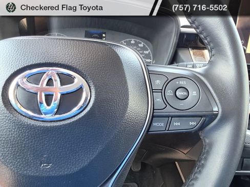 Certified 2025 Toyota Corolla Cross LE AWD/4WD image 15