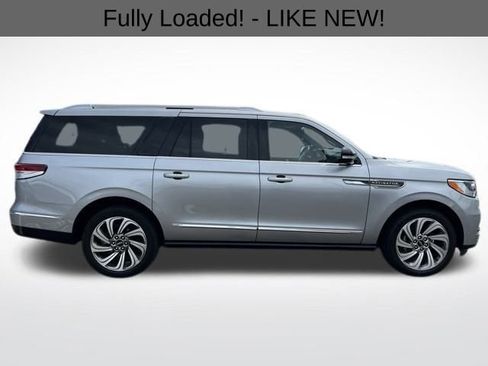 Used 2022 Lincoln Navigator L Reserve image 12