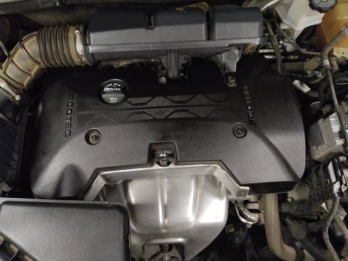 Used 2018 Buick Envision Essence FWD image 30