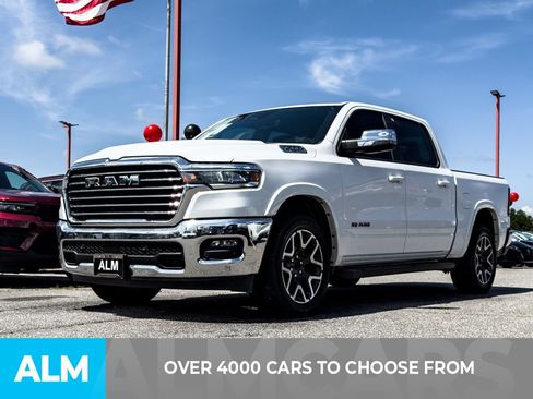 Used 2025 RAM 1500 Laramie AWD/4WD image 2