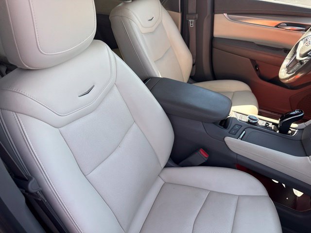 Used 2023 Cadillac XT5 Premium Luxury w/ Technology Package FWD image 16