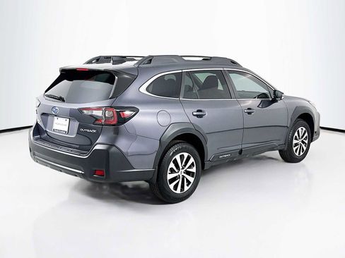 Used 2025 Subaru Outback Premium image 9