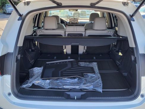 New 2025 Honda Pilot EX-L image 4