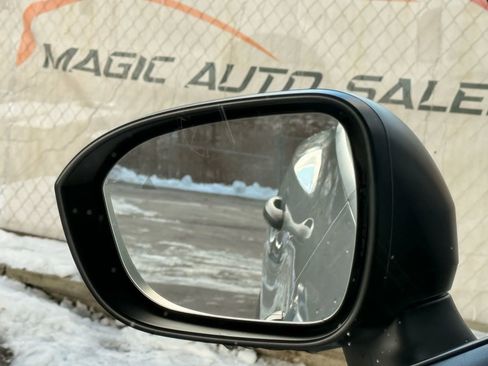 Used 2023 Nissan Rogue S image 81