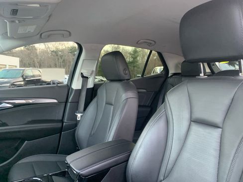 Used 2024 Buick Envision Preferred image 13