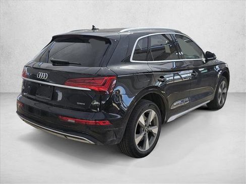 Used 2023 Audi Q5 2.0T Premium w/ Convenience Package image 5