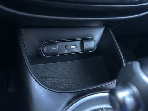 Used 2016 Kia Soul + image 5