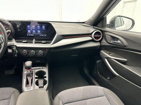 Certified 2024 Chevrolet Trax RS w/ Driver Confidence Package FWD image 27
