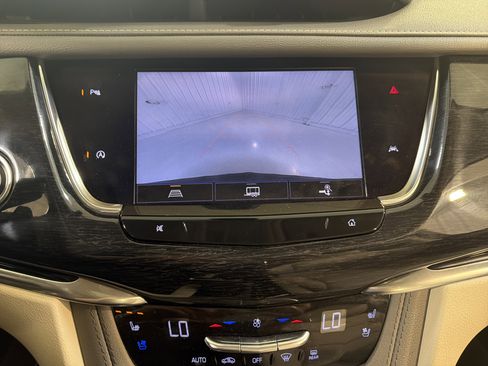 Used 2023 Cadillac XT6 Premium Luxury FWD image 18