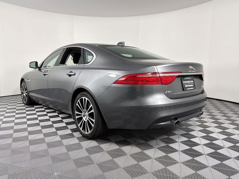 Used 2018 Jaguar XF Prestige RWD image 3