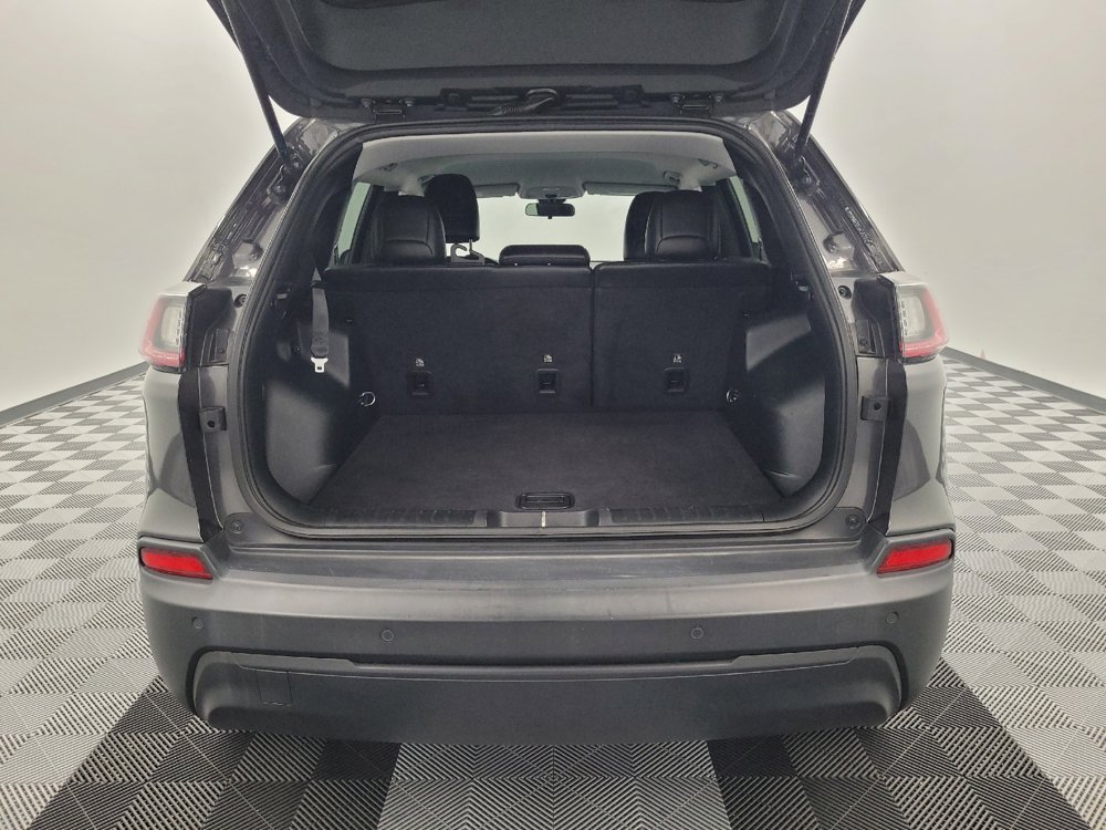 Used 2020 Jeep Cherokee Latitude Plus FWD image 29
