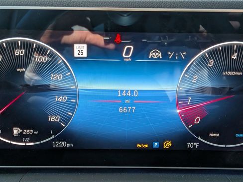 Used 2025 Mercedes-Benz GLE 450 4MATIC image 10