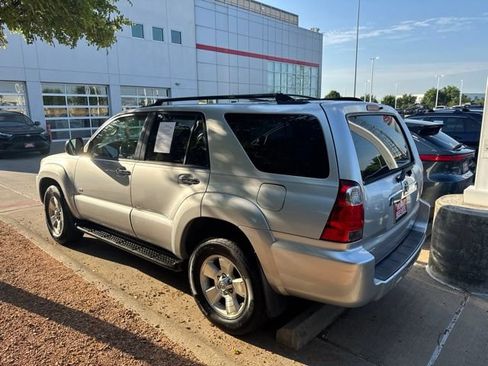 Used 2006 Toyota 4Runner SR5 RWD image 3