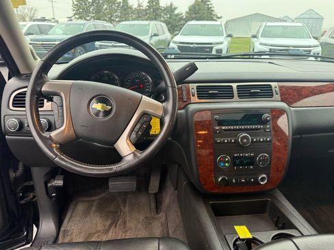 Used 2011 Chevrolet Suburban LT w/ Luxury Package image 11