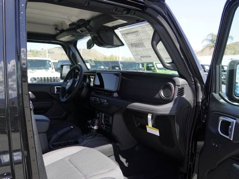 New 2026 Jeep Wrangler Unlimited Rubicon AWD/4WD image 22