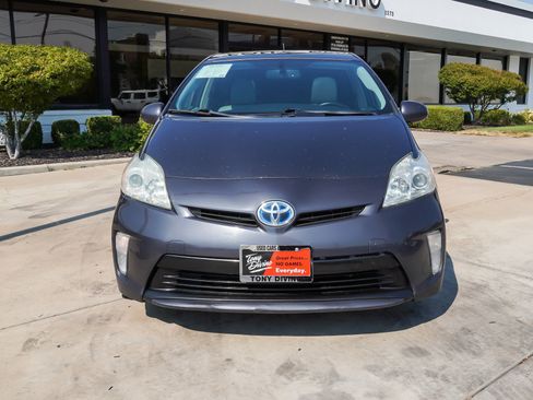 Used 2013 Toyota Prius Four w/ Deluxe Solar Roof Pkg FWD image 3