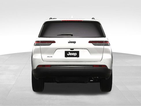 New 2025 Jeep Grand Cherokee L Altitude image 11
