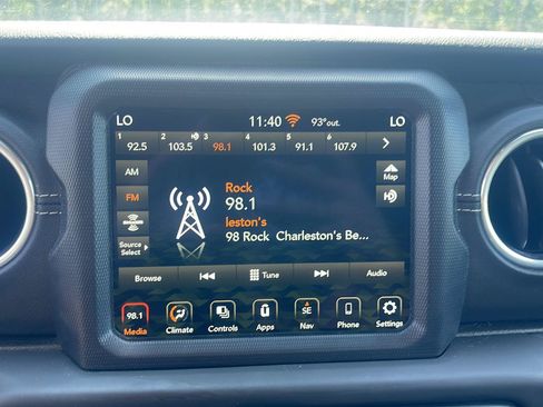 Used 2018 Jeep Wrangler Unlimited Sahara AWD/4WD image 25