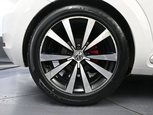 Used 2012 Volkswagen Beetle 2.0T FWD image 13