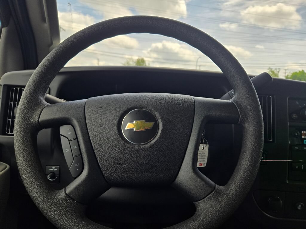 Used 2025 Chevrolet Express 2500 w/ Driver Convenience Package RWD image 26