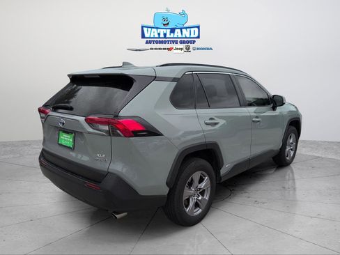 Used 2022 Toyota RAV4 XLE image 5