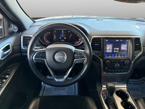 Used 2018 Jeep Grand Cherokee Altitude AWD/4WD image 28