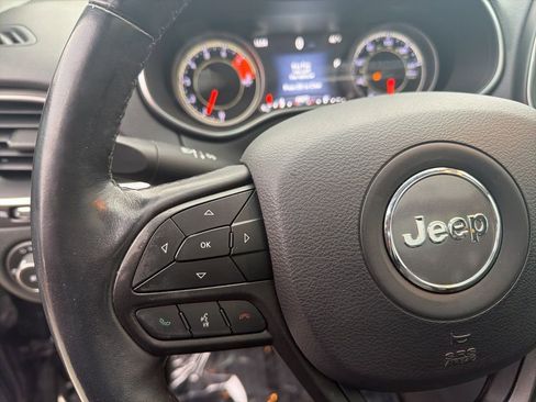 Used 2019 Jeep Cherokee Trailhawk image 21