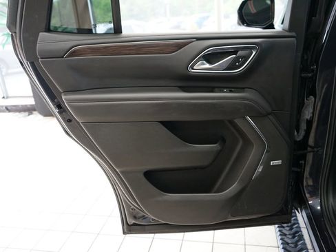 Used 2022 Chevrolet Tahoe Z71 w/ Luxury Package AWD/4WD image 53
