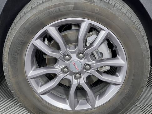 Used 2023 GMC Terrain SLT AWD/4WD image 15