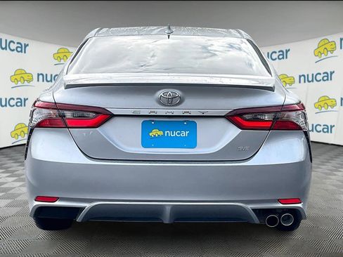 Used 2023 Toyota Camry SE image 5