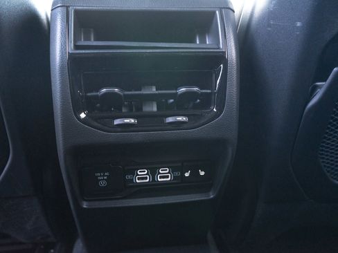 Used 2024 Jeep Grand Cherokee Limited w/ Black Appearance Package image 29