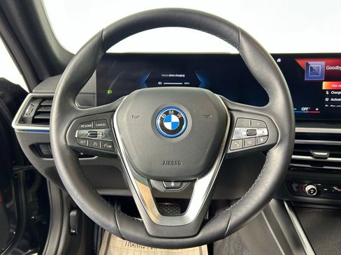 Used 2023 BMW i4 eDrive35 w/ Premium Package image 30