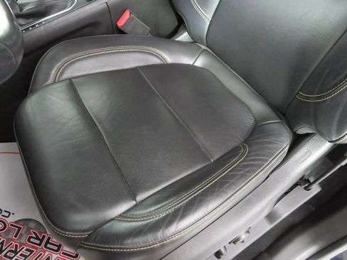 Used 2021 Chevrolet Traverse RS FWD image 38