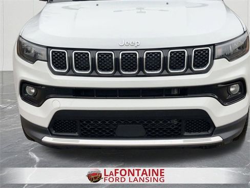 Used 2023 Jeep Compass Limited image 9